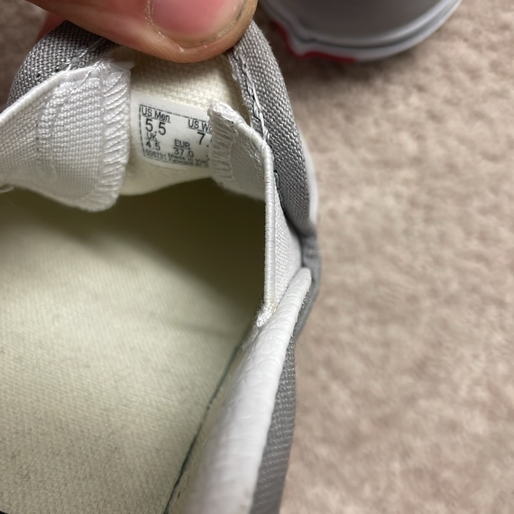 VANS SLIP ONS - Picture 6 of 6